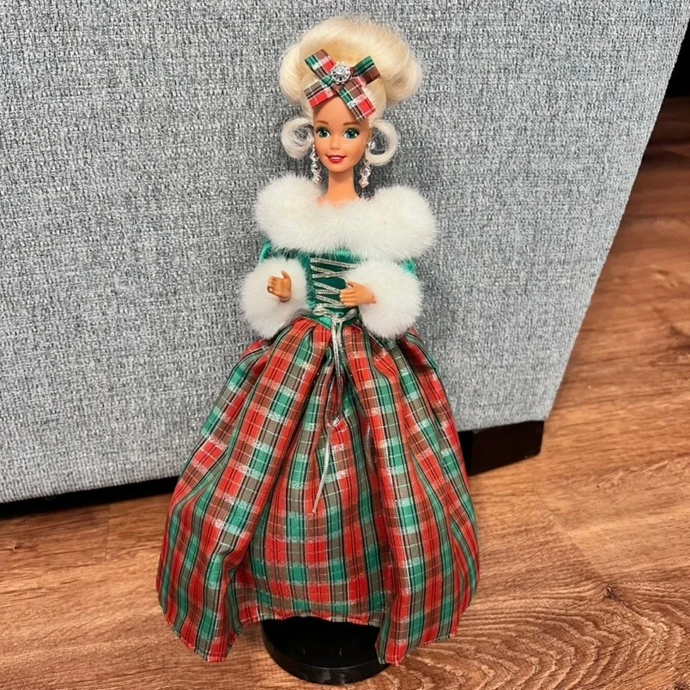 Mattel Winter's Eve Holiday Barbie Special Edition Green Red Plaid 1994 #13613